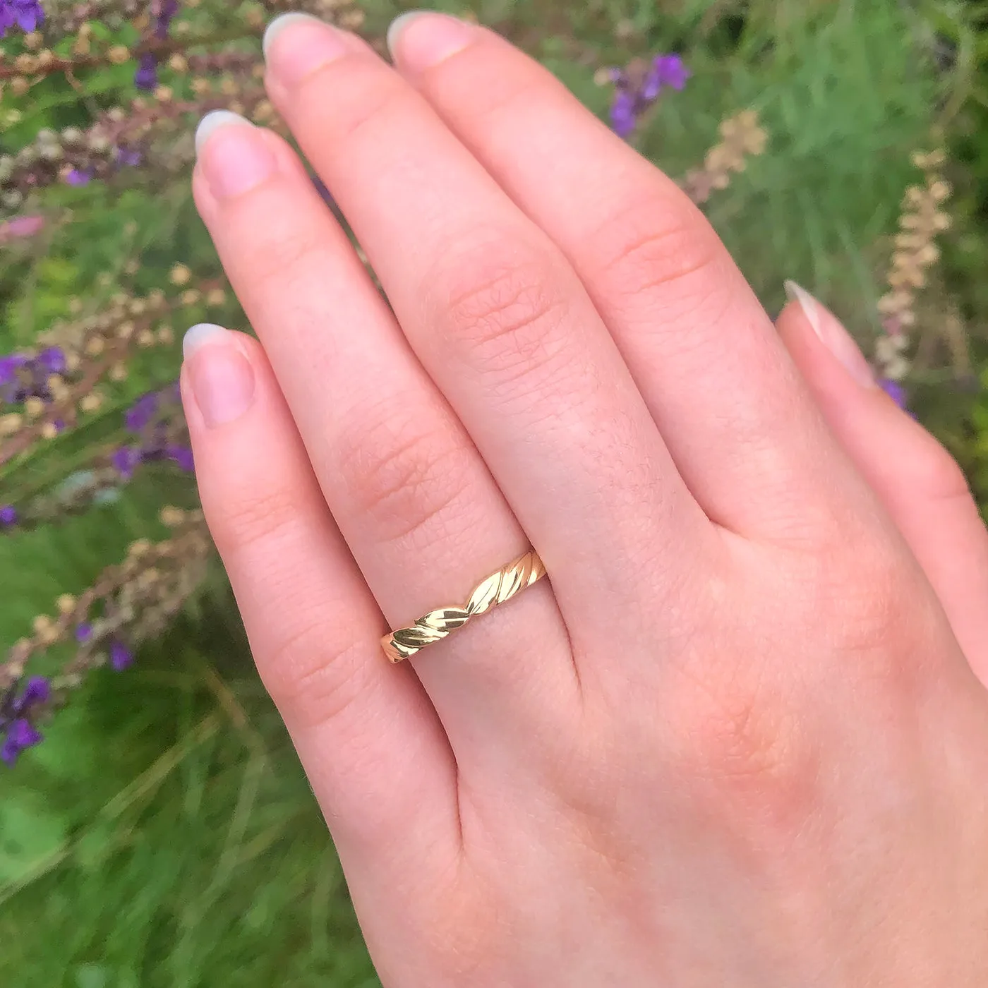 18ct Gold Leaf Wedding Ring