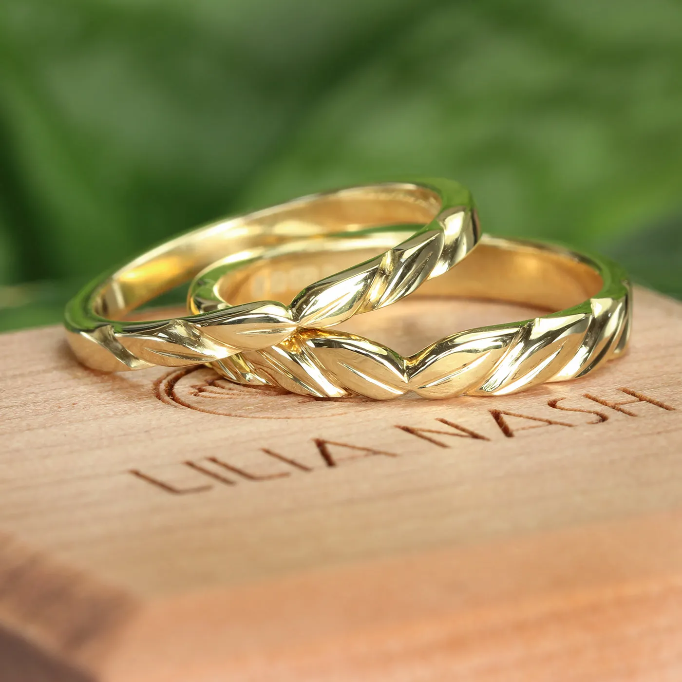 18ct Gold Leaf Wedding Ring