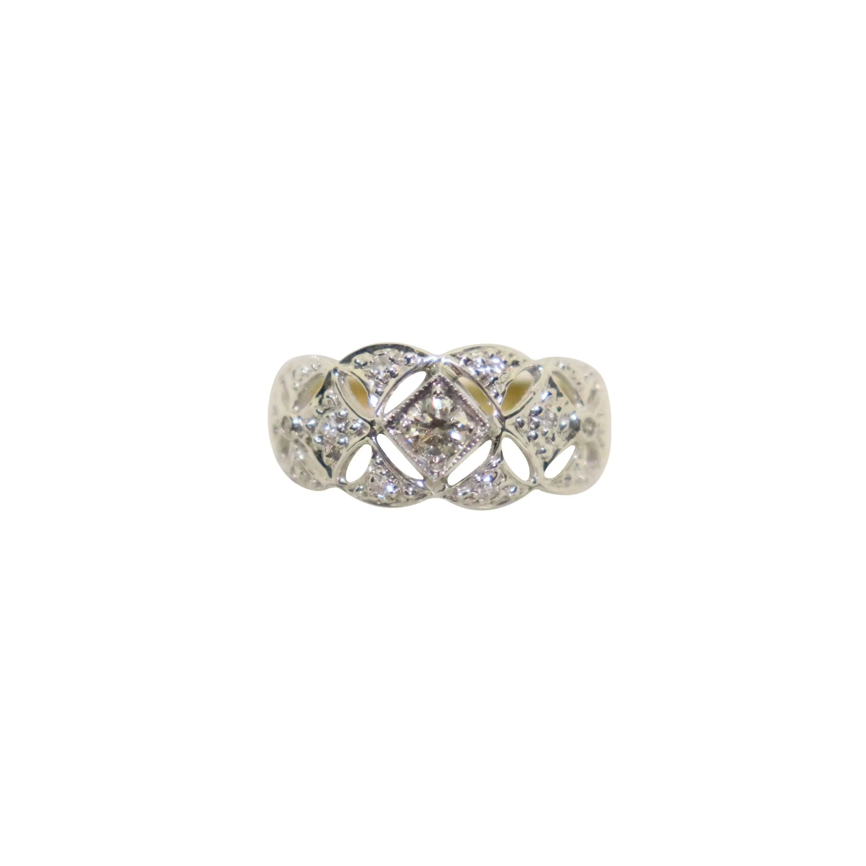 18kt Two-Tone Lace Diamond Ring